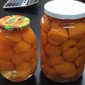 Fresh Fruit Canned Apricot in Glass Jar